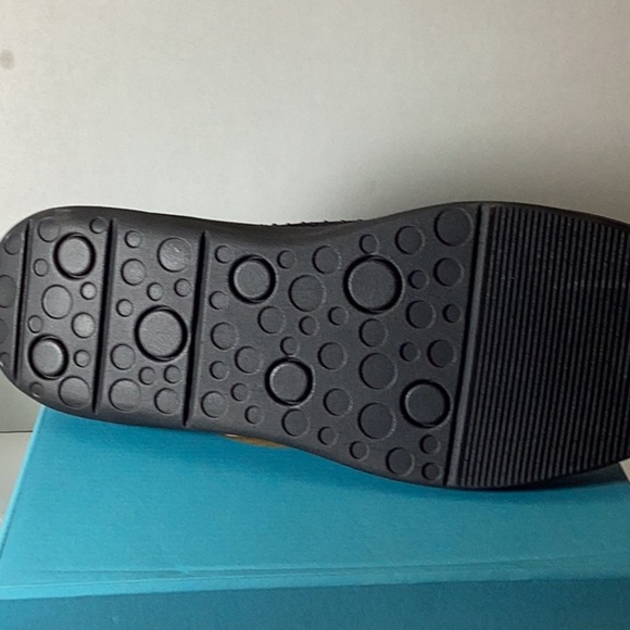 Twilight Slip On - Picture 10 of 10